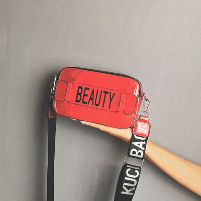 Νέα γυναικεία τσάντα σε μαύρο, κόκκινο και γκρι χρώμα