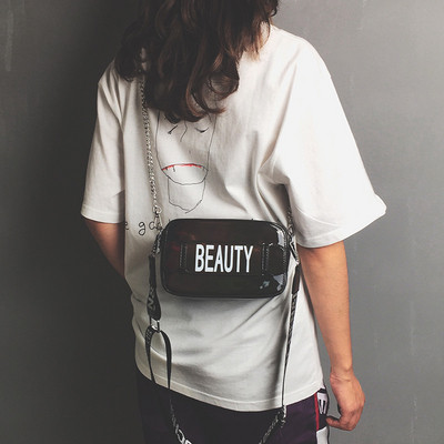 Νέα γυναικεία τσάντα σε μαύρο, κόκκινο και γκρι χρώμα