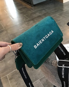 Geanta de dama eleganta din piele intoarsa ecologica cu inscriptie in mai multe culori