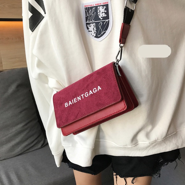 Geanta de dama eleganta din piele intoarsa ecologica cu inscriptie in mai multe culori