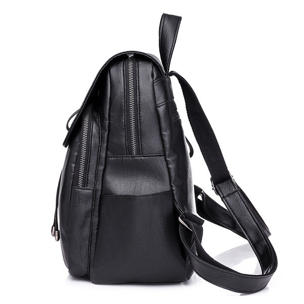 Stílusos női hátizsák fekete és piros színben