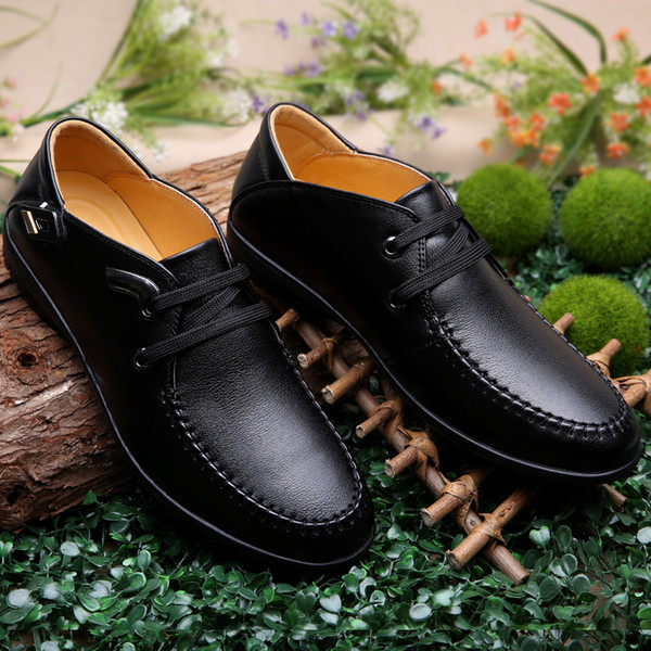 Öko bőrből készült modern férfi cipő fűzővel, két színben