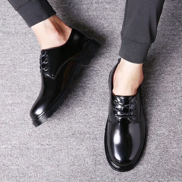 Alkalmi férfi cipő fekete színben