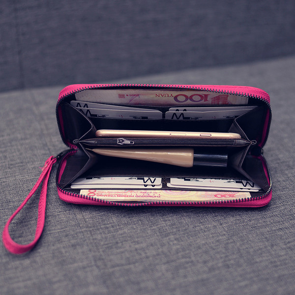 Μοντέρνο δερμάτινο πορτοφόλι γυναικών σε διάφορα χρώματα