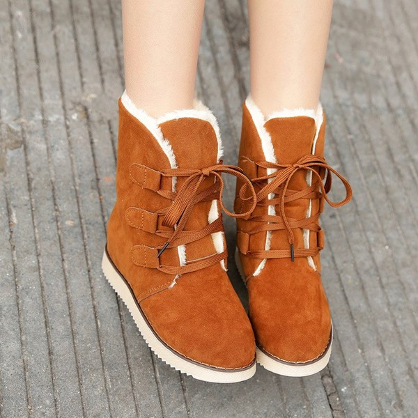 Ζεστές γυναικείες μπότες το για φθινόπωρο και το χειμώνα σε τέσσερα χρώματα