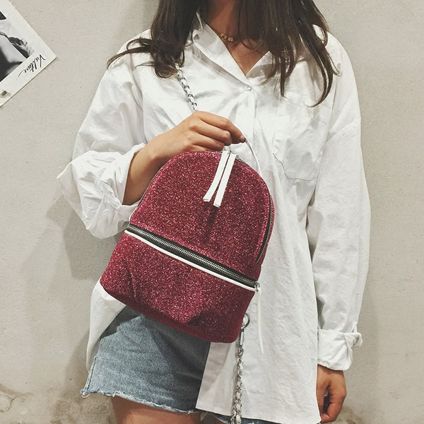 Fényes női hátizsák két színben cipzárral és lánccal