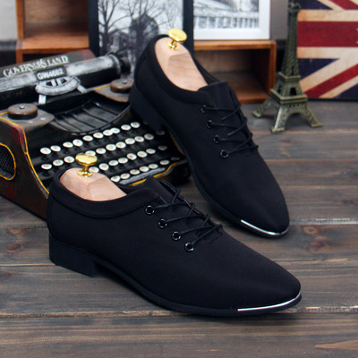Κομψά ανδρικά παπούτσια με μπλε και μαύρους δεσμούς