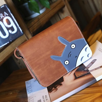 Καθημερινή γυναικεία τσάντα με πολύχρωμη εφαρμογή σε διάφορα χρώματα