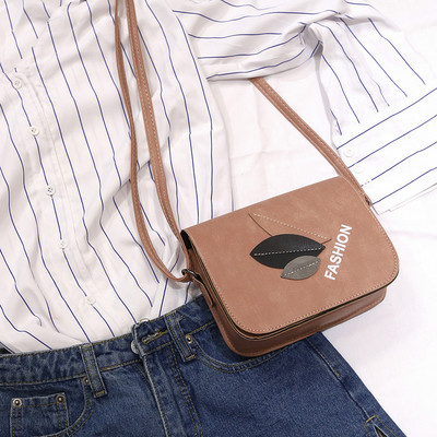 Μοντέρνα γυναικεία τσάντα με τρισδιάστατο στοιχείο σε διάφορα χρώματα