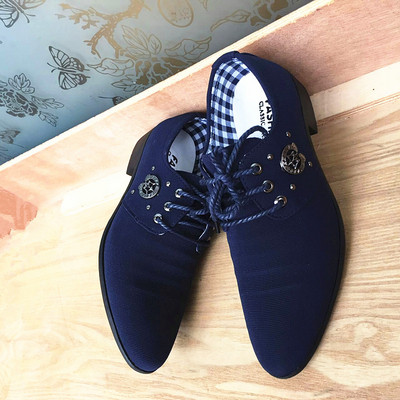 Elegáns férfi cipő eco velúrból, csattal két színben