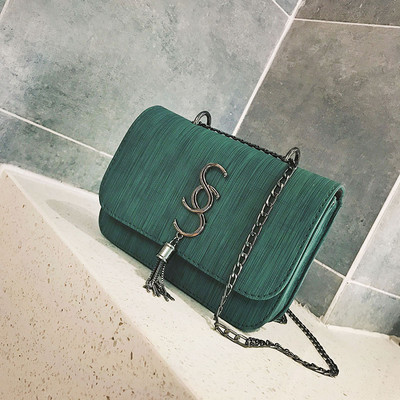 ΝΕΟ Κομψή γυναικεία τσάντα με μεταλλική λαβή σε διάφορα χρώματα