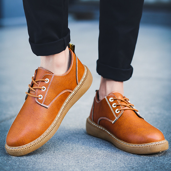 Aktuális férfi cipő vastag talppal, két színben