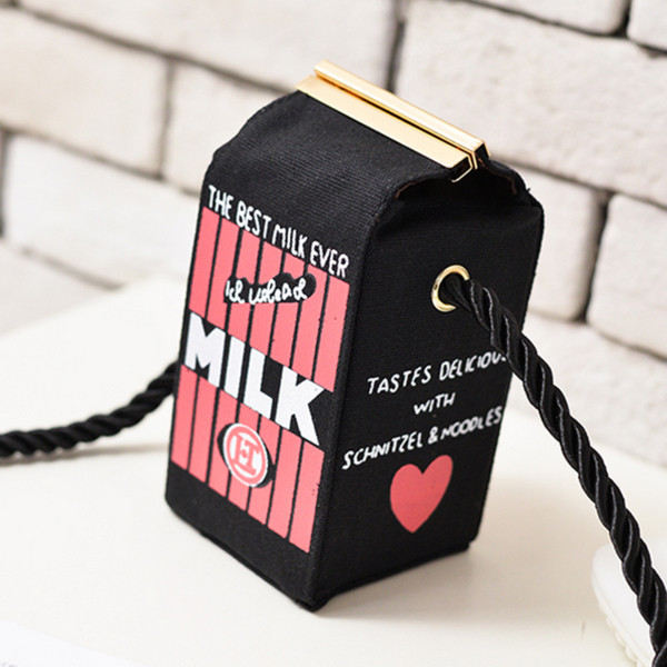 Női táska érdekes modellje, több színben színes alkalmazással