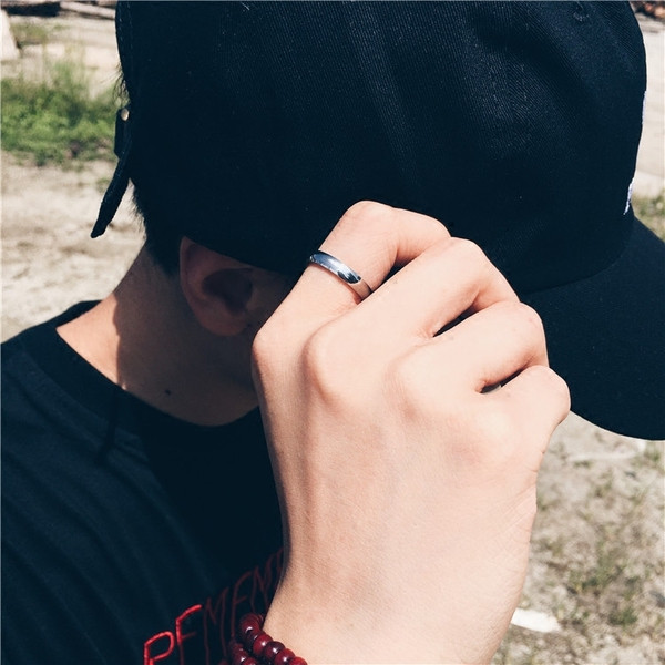 Ανδρικό δαχτυλίδι σε ασημί χρώμα