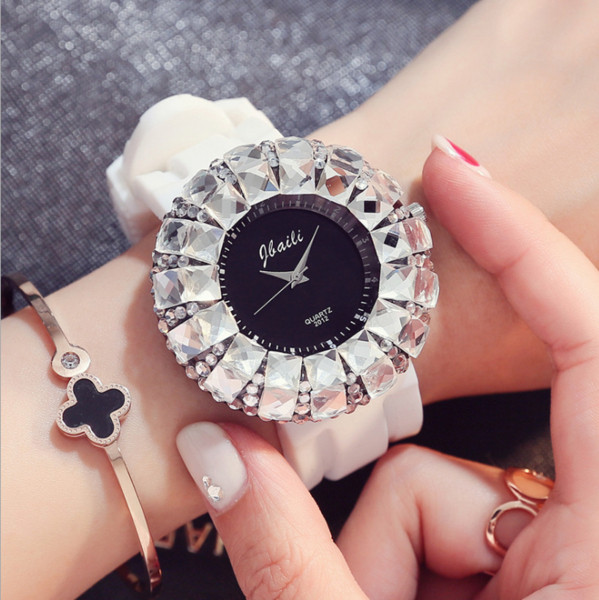 Ceas de dama modern cu pietre