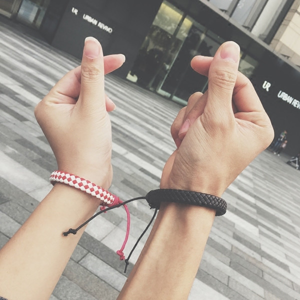 Férfi és női bőr karkötő több színben