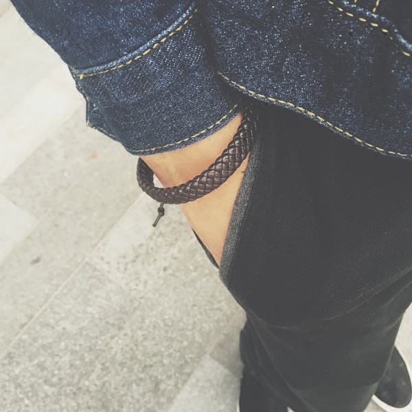 Férfi és női bőr karkötő több színben