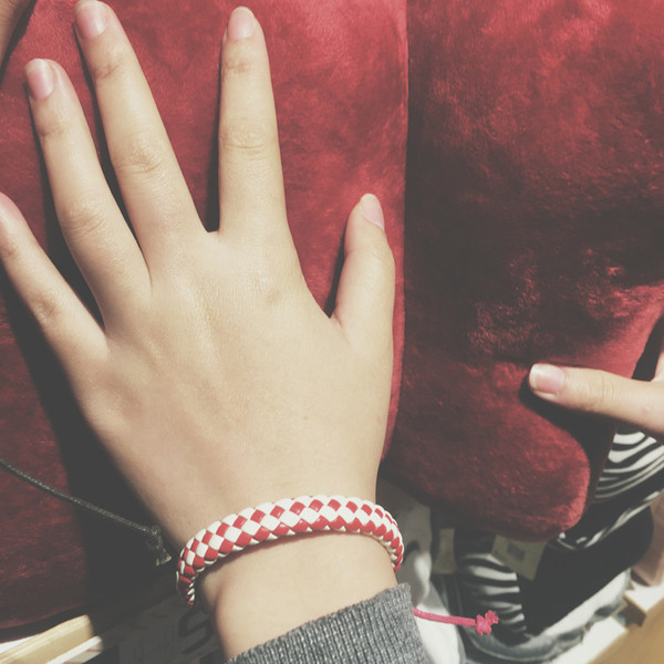 Férfi és női bőr karkötő több színben