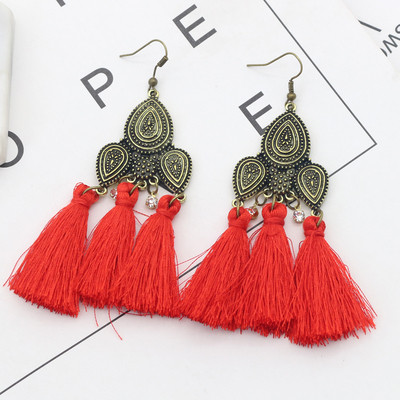 Cercei de dama cu ciucuri in trei culori