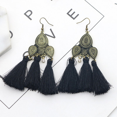 Cercei de dama cu ciucuri in trei culori