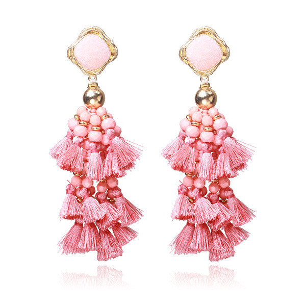 Μακριά γυναικεία σκουλαρίκια σε διάφορα χρώματα