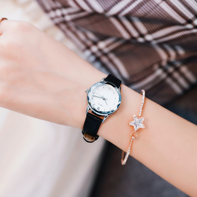 Γυναικείο σύγχρονο ρολόι με δερμάτινο λουρί σε διάφορα χρώματα