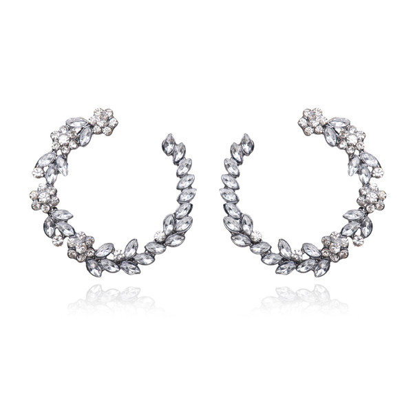 Cercei de dama moderni cu pietre in mai multe culori