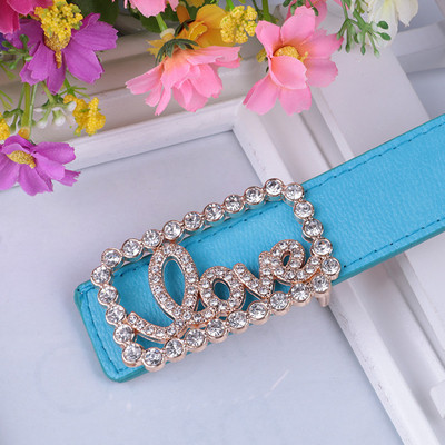 Modern női öv érdekes csattal több színben