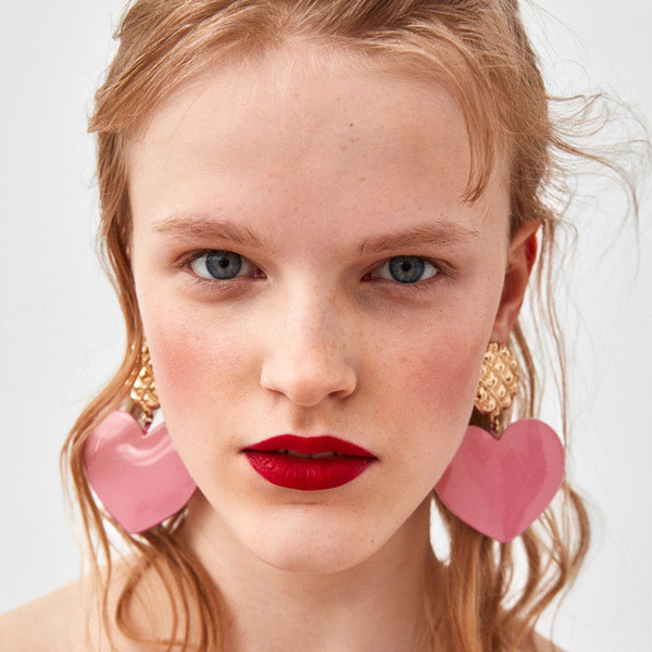 Γυναικεία σκουλαρίκια σε σχήμα καρδιάς σε διάφορα χρώματα
