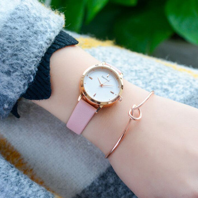 Γυναικείο σύγχρονο ρολόι με δερμάτινο λουράκι σε τέσσερα χρώματα