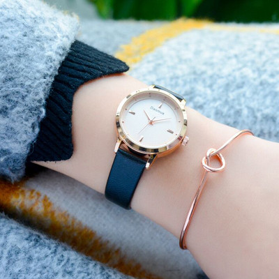 Γυναικείο σύγχρονο ρολόι με δερμάτινο λουράκι σε τέσσερα χρώματα