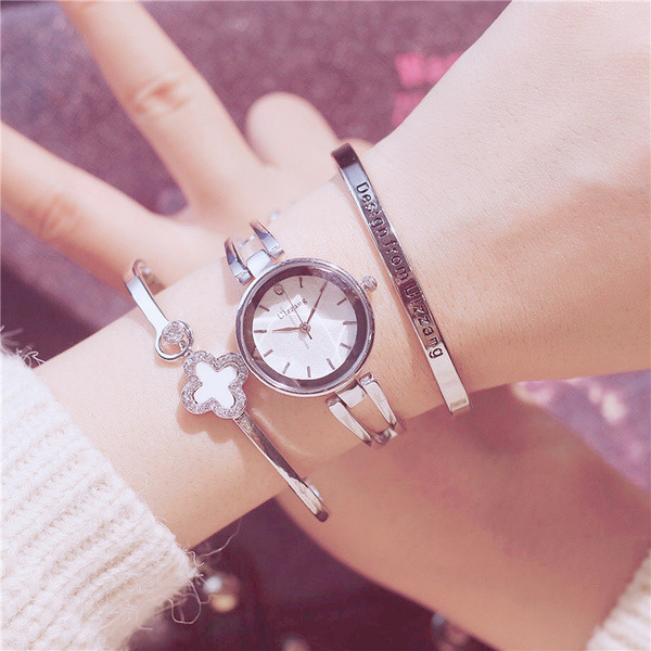 Κομψό γυναικείο ρολόι σε χρυσό και ασημί χρώμα