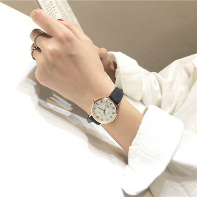 Stílusos női karóra öt színben