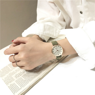 Stílusos női karóra öt színben