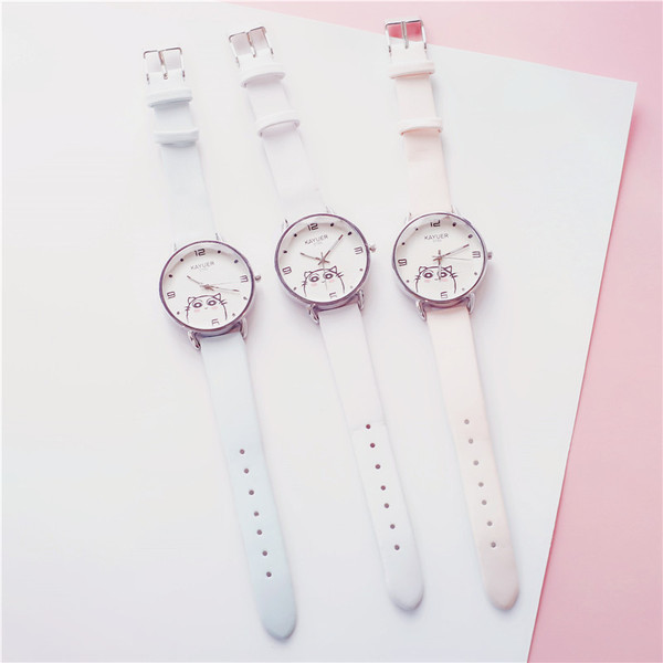 Modern női karóra három színben + karkötő