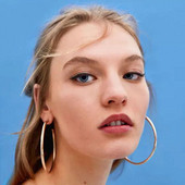 Hétköznapi női gyűrűk arany és ezüst színben