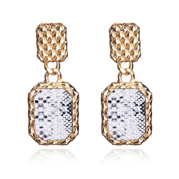 Modern női fülbevaló bőr elemekkel több színben