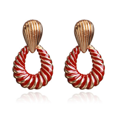 Μοντέρνα γυναικεία σκουλαρίκια σε διάφορα χρώματα