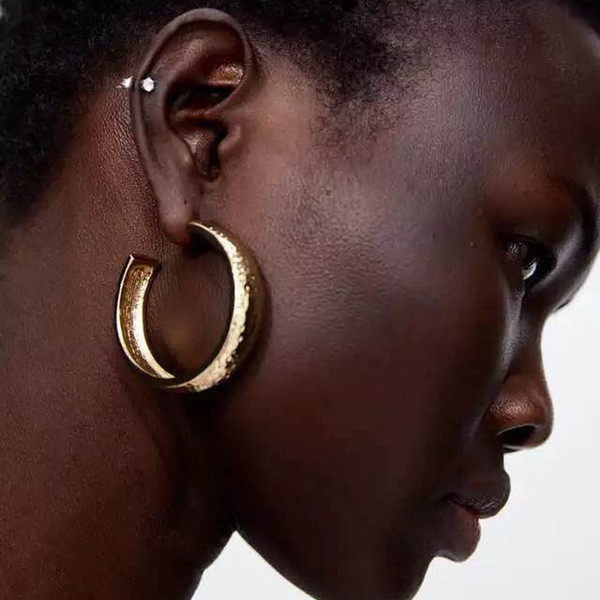 Női gyűrűk arany és ezüst színben