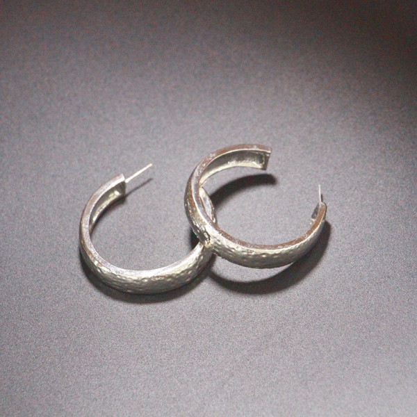 Női gyűrűk arany és ezüst színben