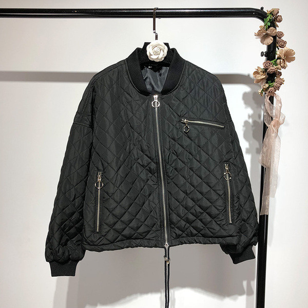 Γυναικείο μπουφάν για το φθινόπωρο και το χειμώνα σε διαφορετικά χρώματα