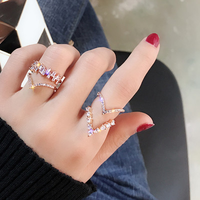 Дамски пръстен с цветни камъни в два модела