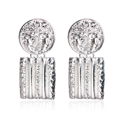 Μοντέρνα γυναικεία σκουλαρίκια σε ασημί και χρυσό χρώμα