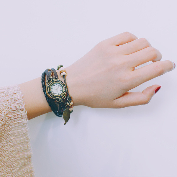 Ceas brățară de damă în cinci culori