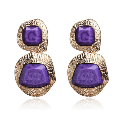 Γυναικεία σκουλαρίκια σε διάφορα χρώματα