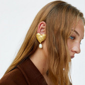 Γυναικεία σκουλαρίκια σε σχήμα καρδιάς και πέρλες σε διάφορα χρώματα