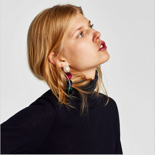 Cercei lungi de dama cu invelis moale in mai multe culori