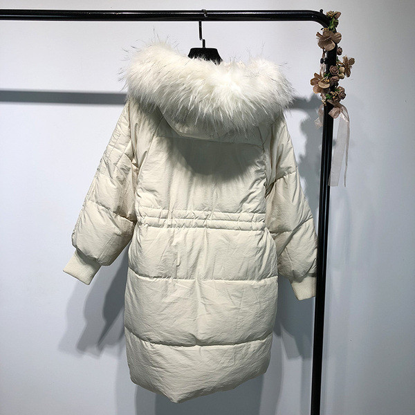 Hosszú női téli kabát kapucnival fekete, fehér és sötétkék színekben