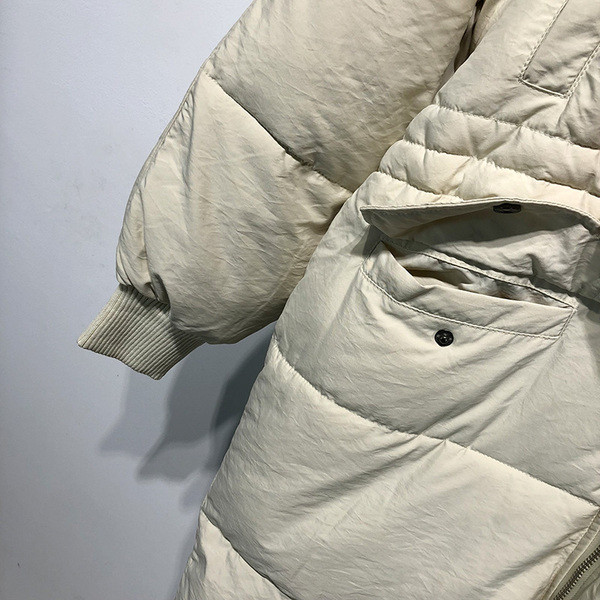 Hosszú női téli kabát kapucnival fekete, fehér és sötétkék színekben