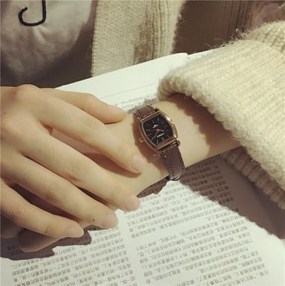 Κομψή γυναικείο ρολόι σε ενδιαφέρουσα μορφή